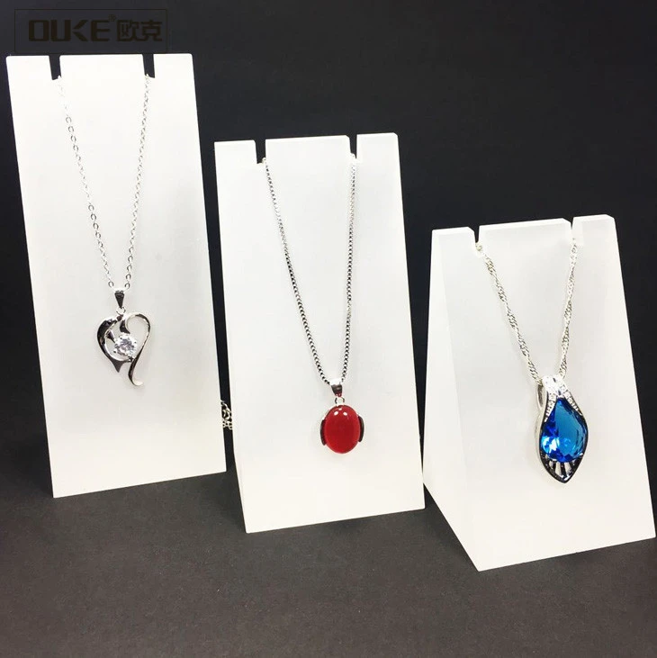 Custom Acrylic Jewelry Stand